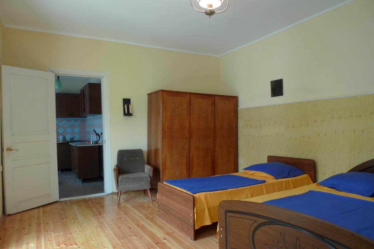 Old Town Guesthouse Sukhumi Exterior photo
