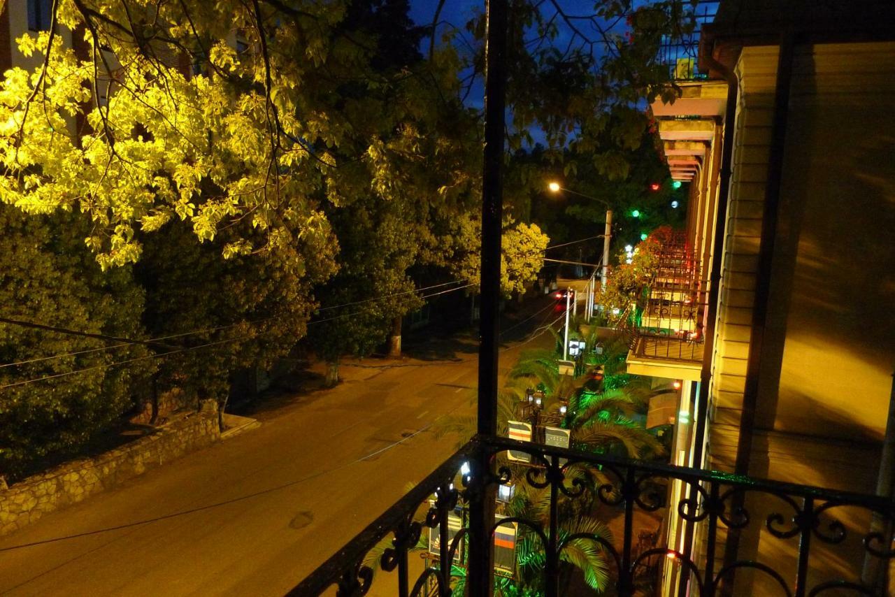 Old Town Guesthouse Sukhumi Exterior photo